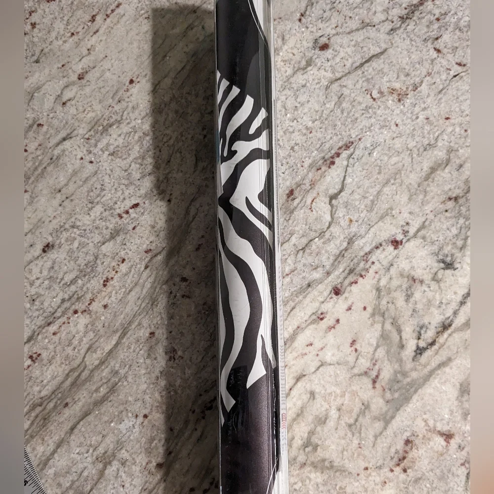Peel and Stick Zebra Bordered Wallpaper Murals Decal Roommates NEW Draw Liners